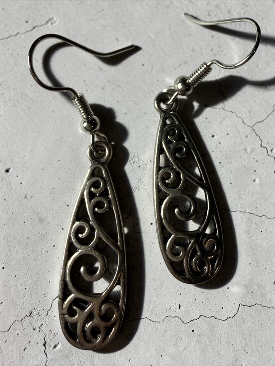 Jewelry - Silver Filigree Teardrop Swirl Dangle Earrings Whimsygoth Openwork Scrollwork